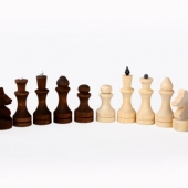 Фигуры шахматные обиходные лакированные d=24 мм, высота 44-70 мм