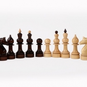 Фигуры шахматные к сувенирному столу d=55-60 мм, высота 126-196 мм