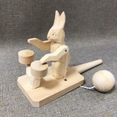 Богородская игрушка «Заяц барабанщик»